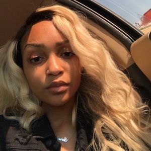 Meet your Posher, Danae